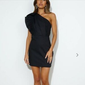 Hello Molly Black Garment